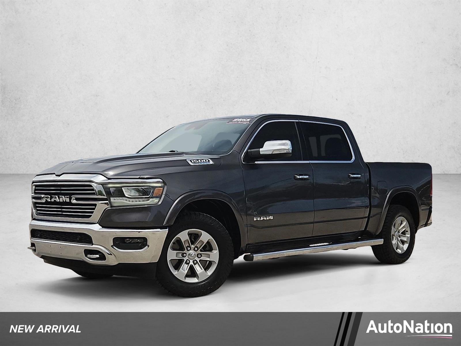 2022 RAM 1500 Laramie 4x4 Crew Cab 5'7's photo