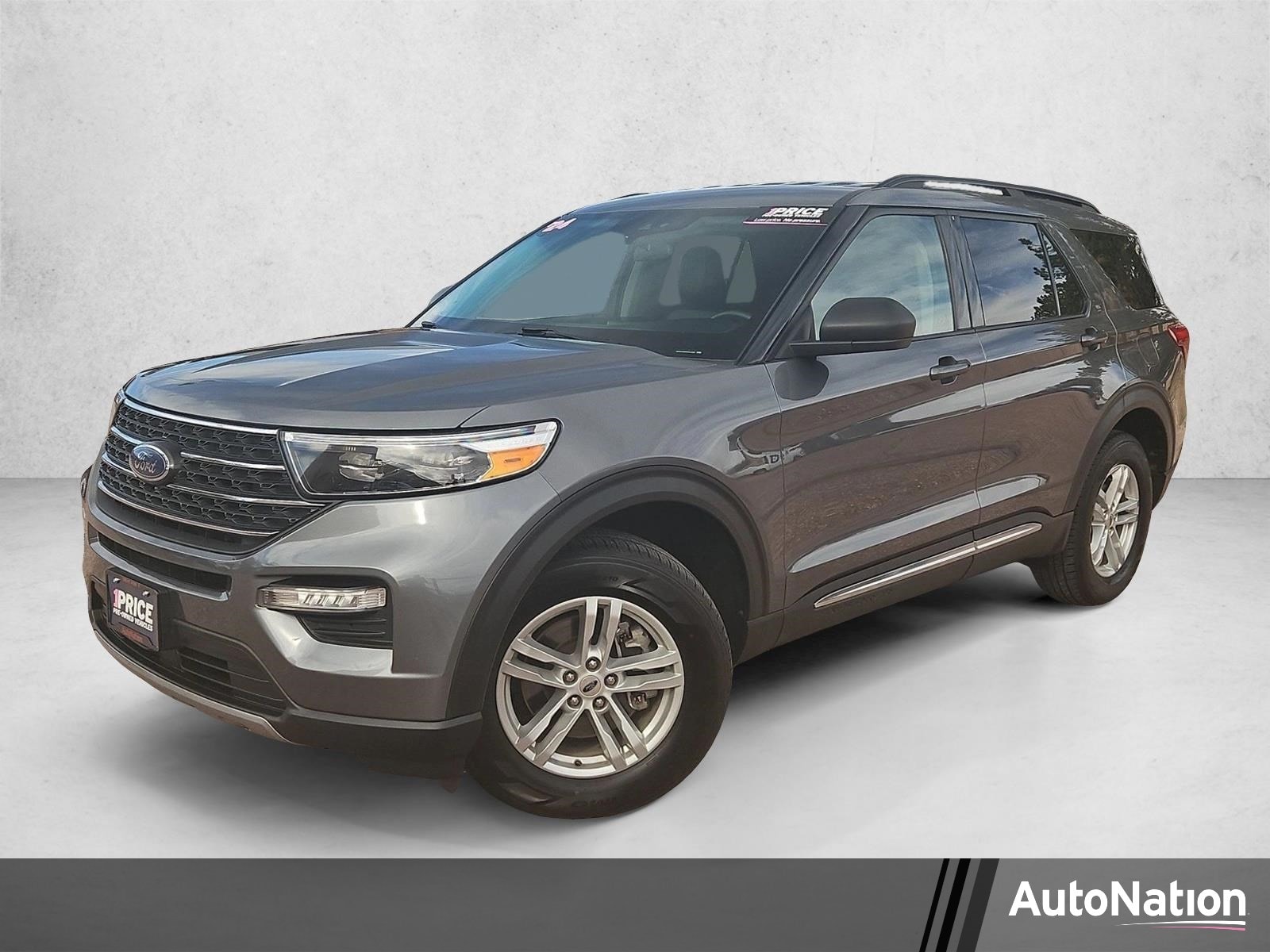 2024 Ford Explorer XLT 4WD's photo