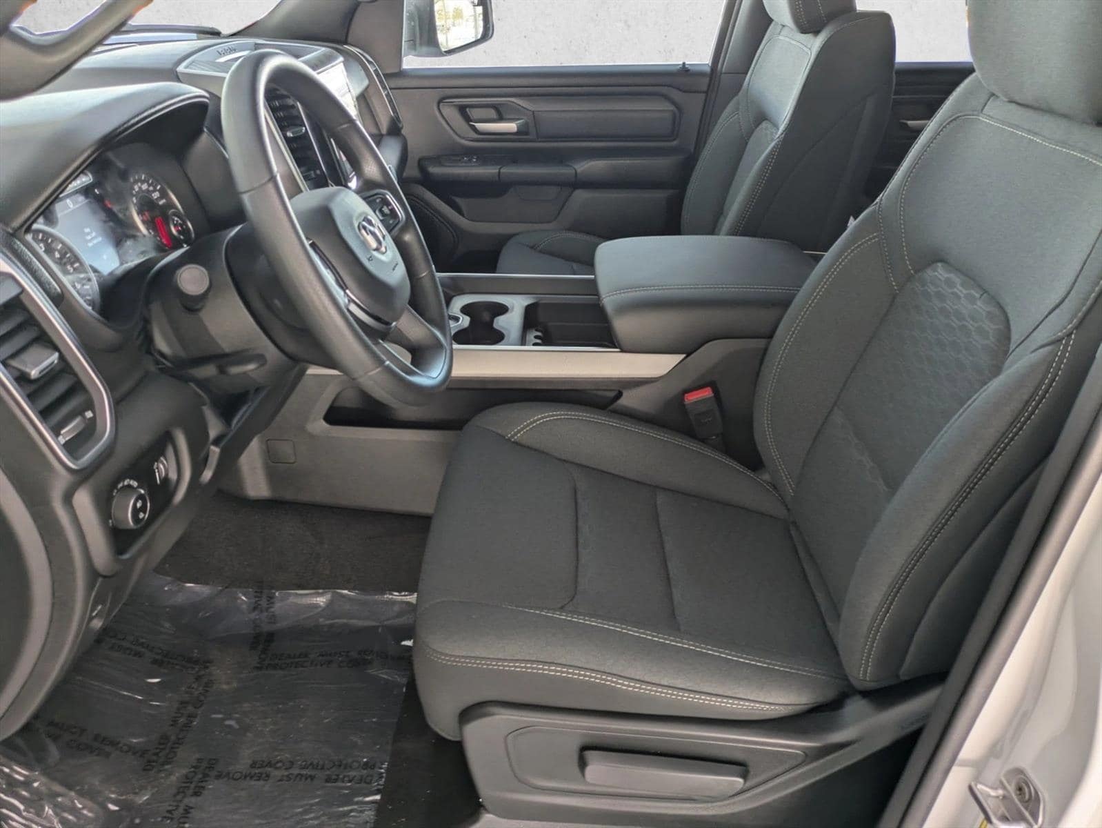 2026 RAM 1500 Express - Photo 4