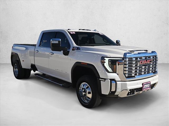 2025 Gmc Sierra 3500 HD Denali photo 3
