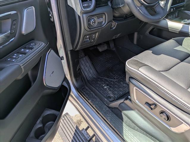 2025 Ram 1500 Laramie photo 4