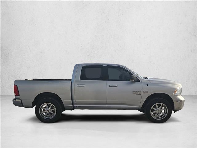 2019 Ram 1500 Classic SLT photo 4