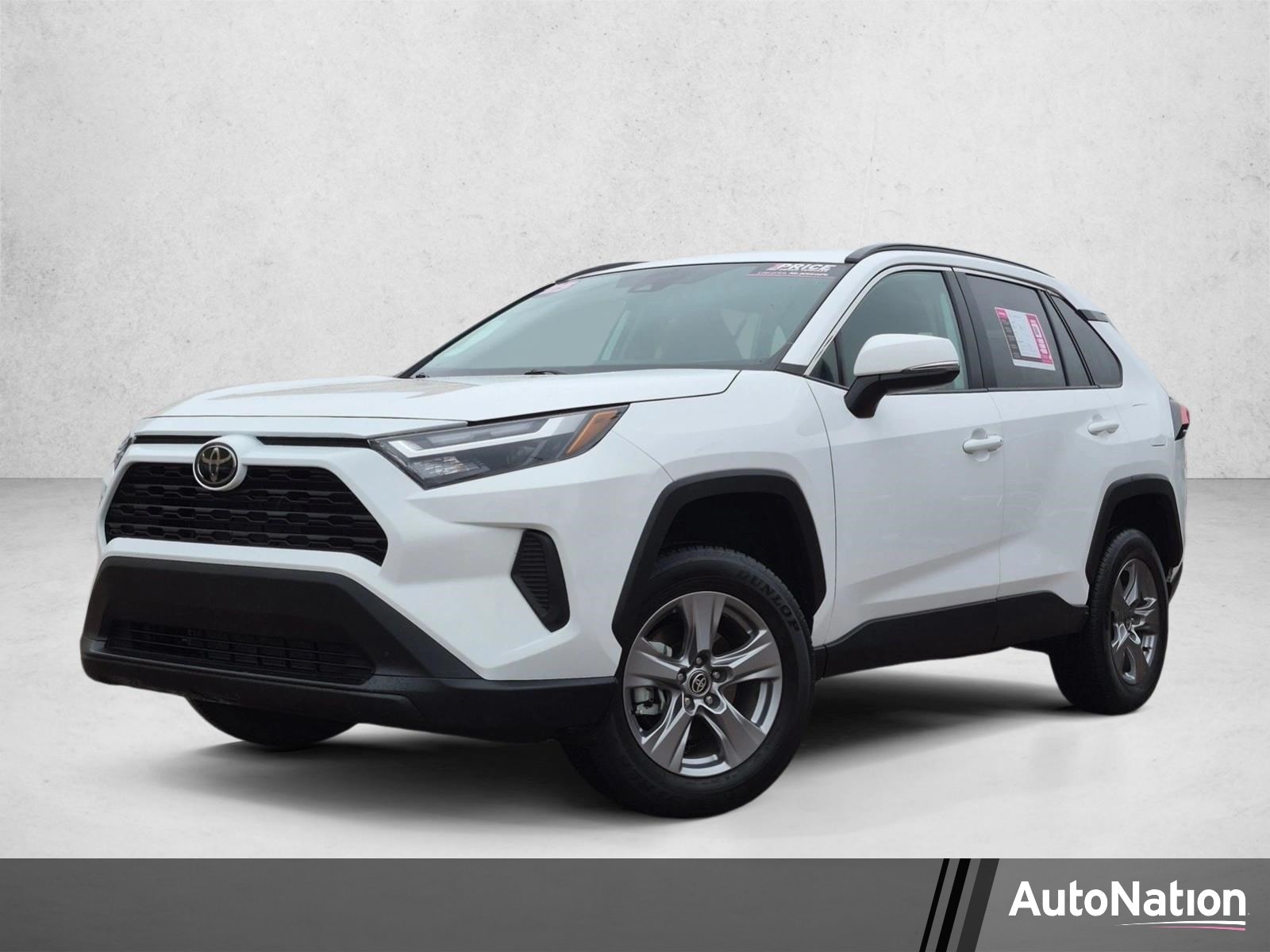 2025 Toyota RAV4 XLE FWD's photo