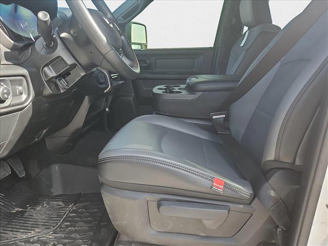 2025 Ram 2500 Tradesman photo 4