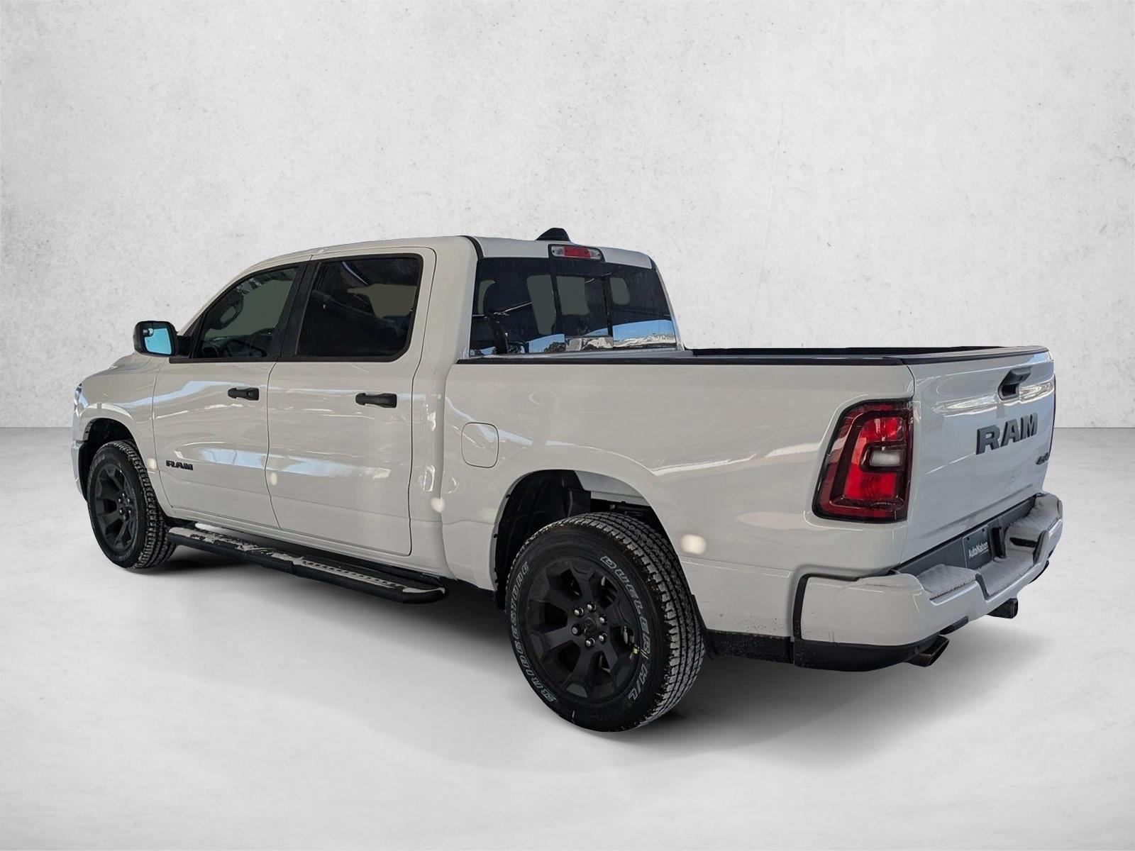 2026 RAM 1500 Express - Photo 8