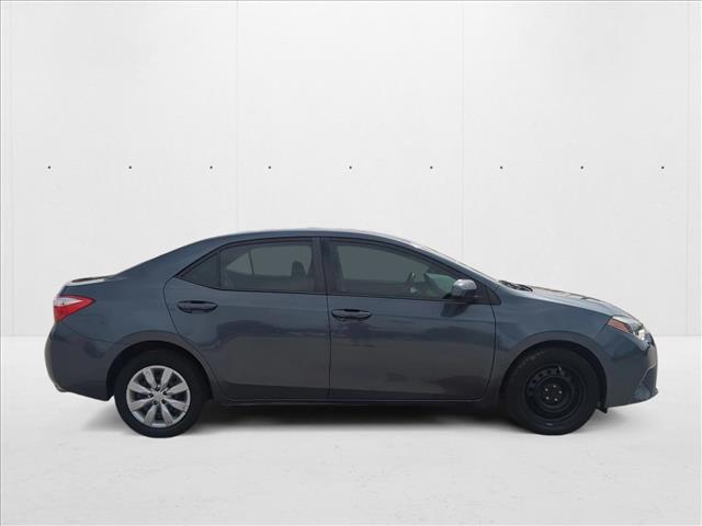 2015 Toyota Corolla LE photo 4