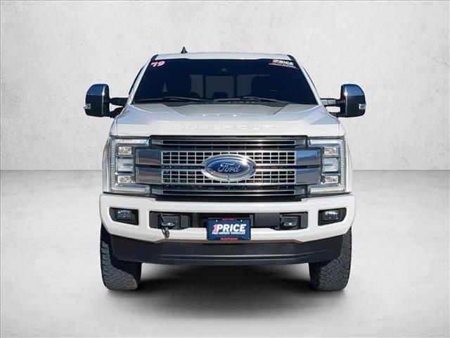 2019 Ford F-250 Platinum photo 2