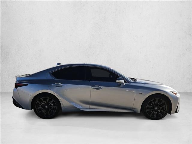 2024 Lexus IS 300 F SPORT photo 4