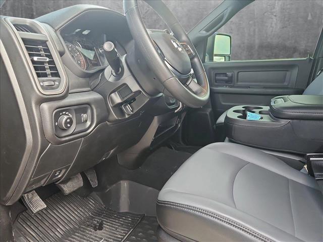 2025 Ram 2500 Tradesman photo 3