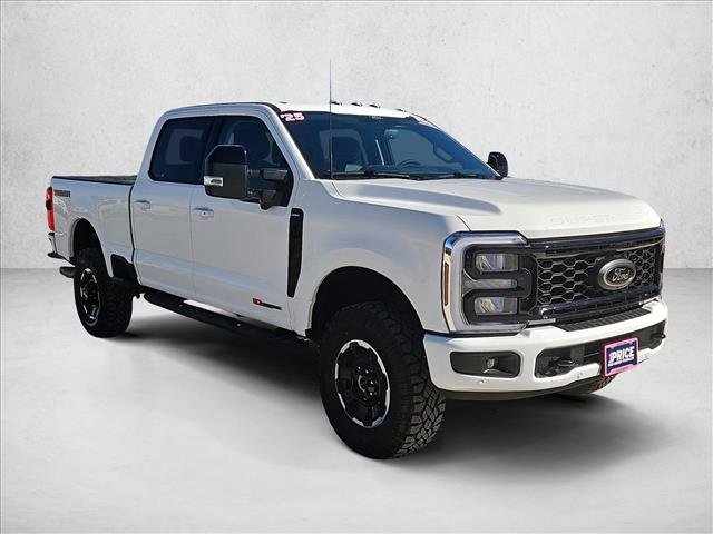 2025 Ford F-350 Lariat photo 3