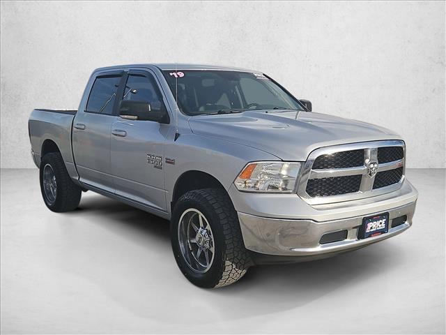 2019 Ram 1500 Classic SLT photo 3