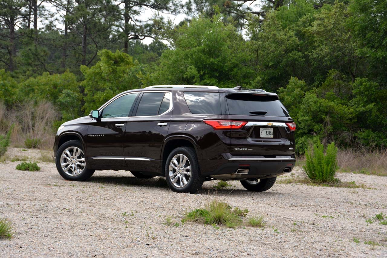 See the exterior features of the 2020 Chevrolet Traverse High Country