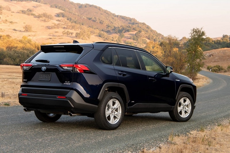 Learn everything you need to know aboout the 2021 Toyota RAV4 from the experts at AutoNation Drive. Rear view of the 2021 Toyota RAV4