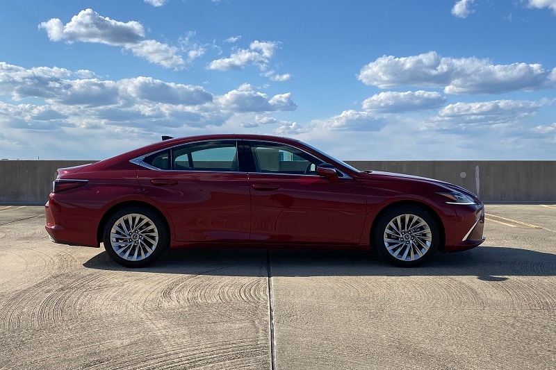 See the body of the 2020 Lexus ES 350 Ultra Luxury