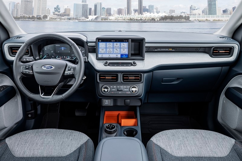 View of the infotainment screens of the 2022 Ford Maverick