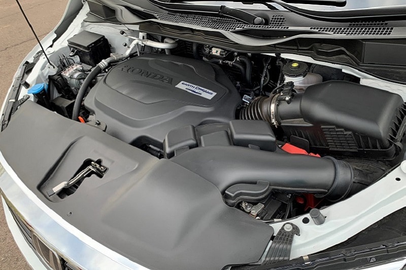 View of the engine block of the 2021 Honda Odyssey Elite