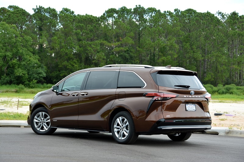 Exterior view of the 2021 Toyota Sienna Limited AWD