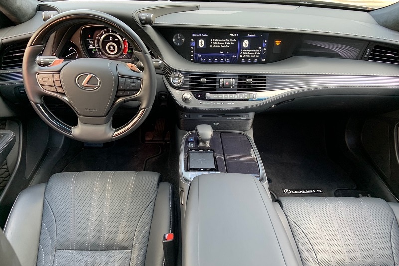 Interior view of the 2020 Lexus LS 500