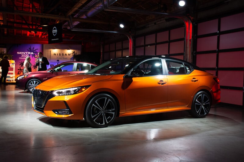 Like the Kicks and the Leaf, there will be two-tone color options or the exterior of the Sentra.