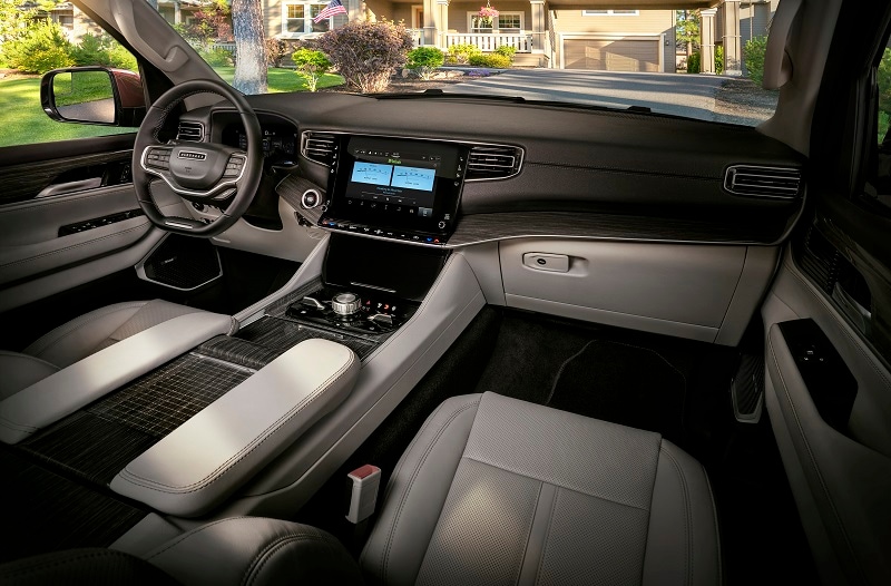 Interior view of the 2022 Jeep Wagoneer