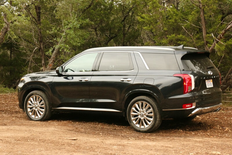 The Hyundai Palisade has a 3.8-liter V6 with 291 horsepower and 262 lb-ft of torque.