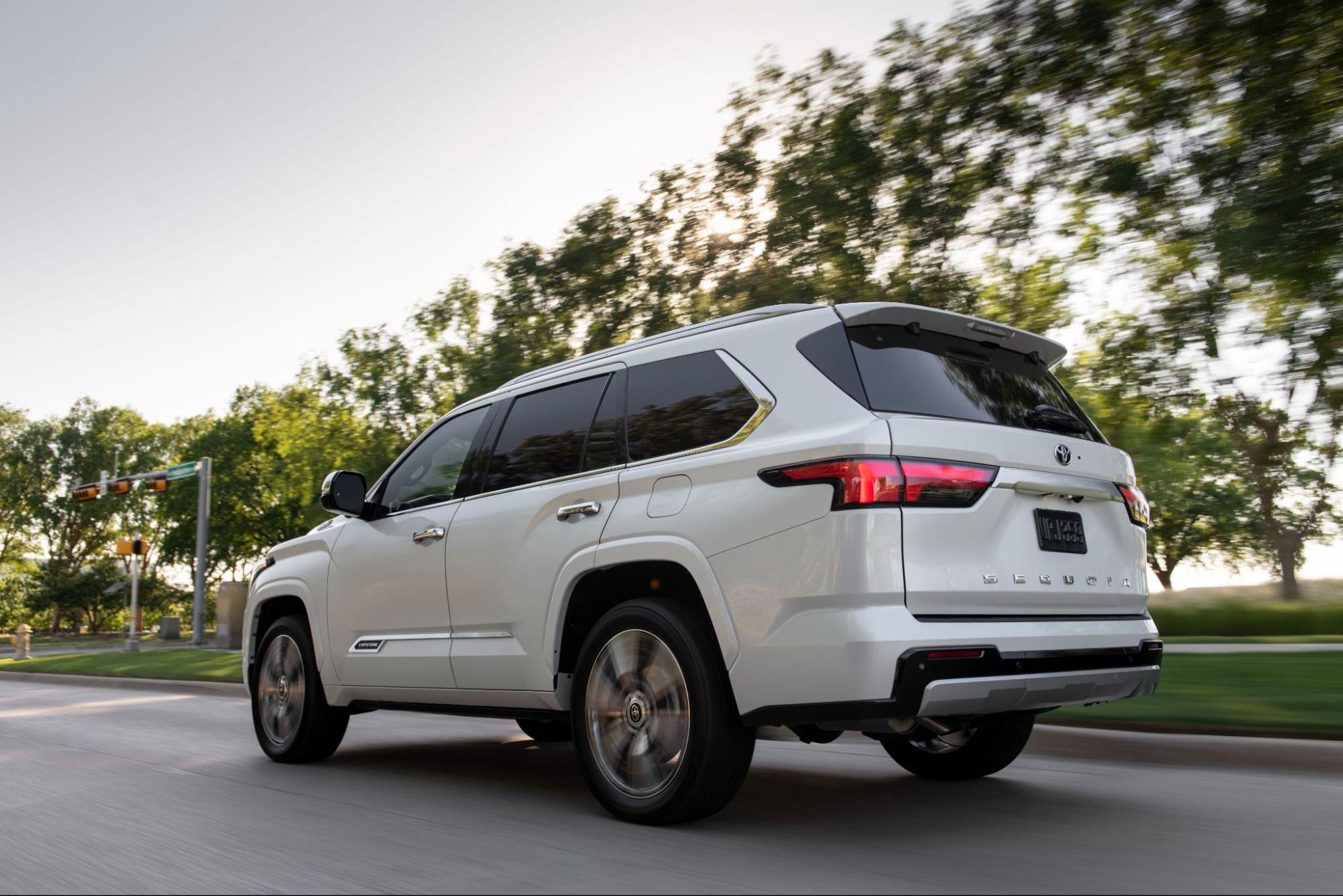 Toyota Sequoia Overall Image 11