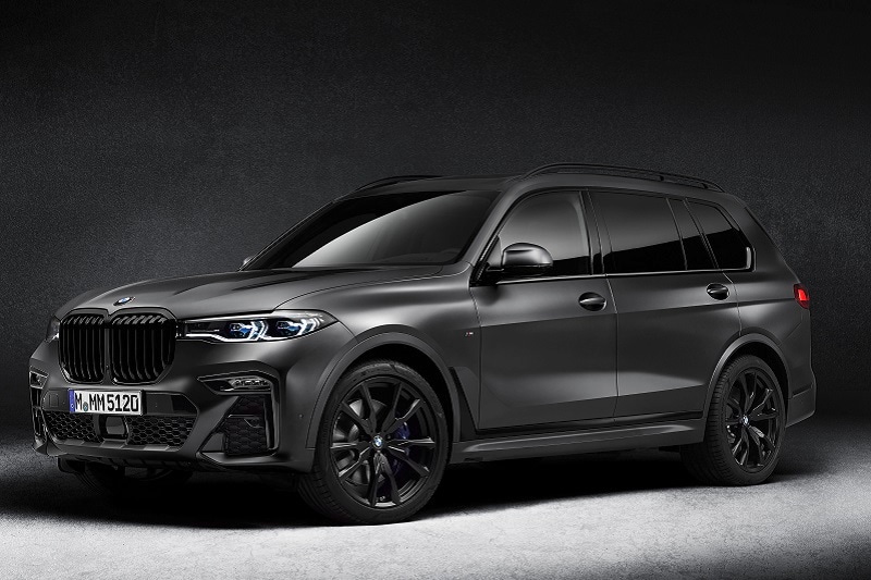 Exterior view of the BMW X7 Dark Shadow Edition
