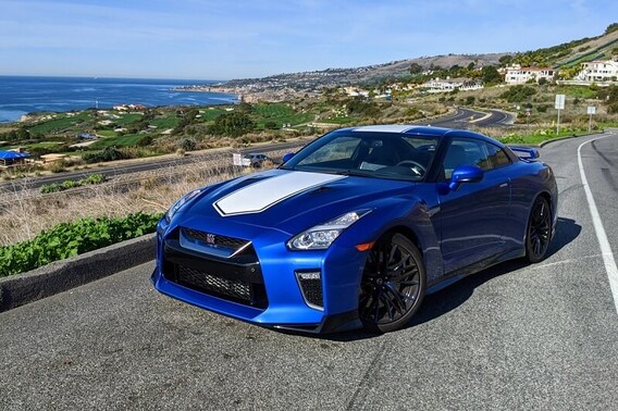 2017 Nissan GT-R Specs, Price, MPG & Reviews