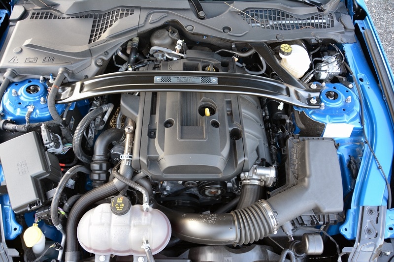 View of the engine block of the 2020 Ford Mustang 2.3 High Performance