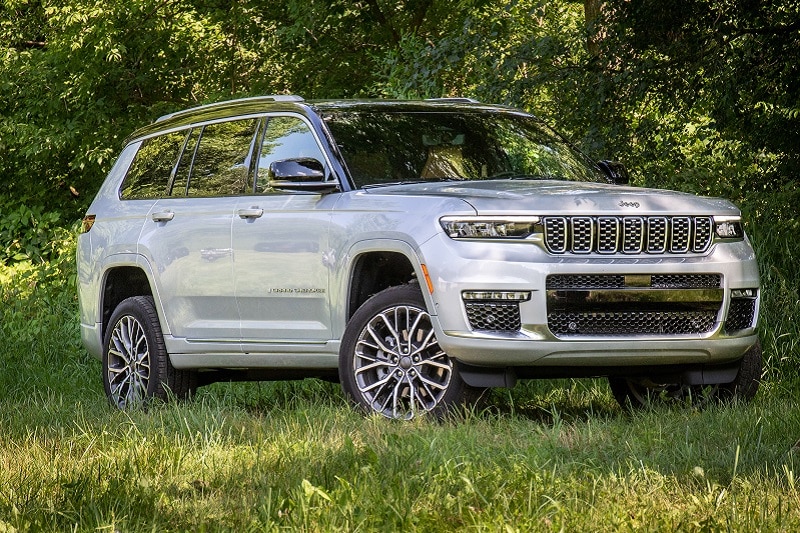 Exterior view of a Jeep Grand Cherokee L