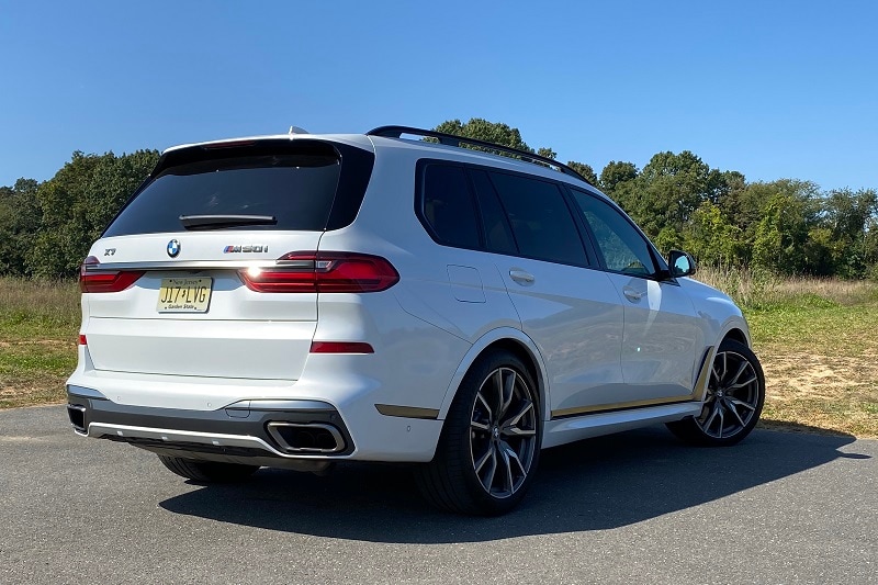 Exterior view of the 2021 BMW X7 M50i