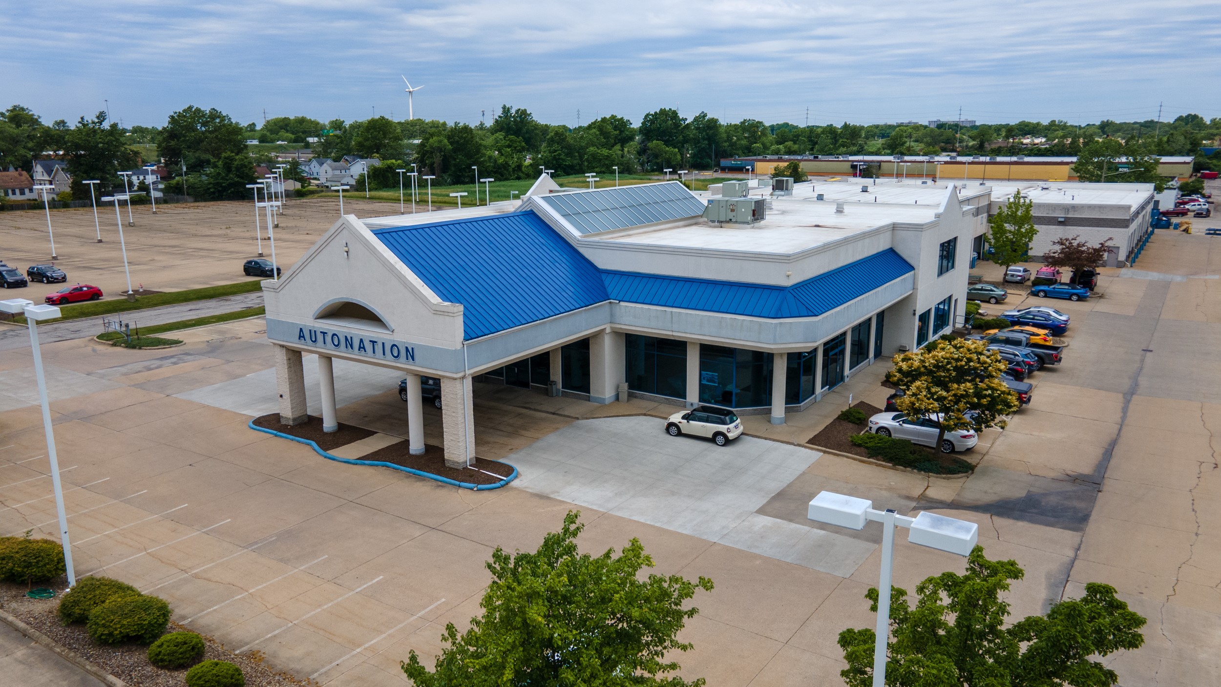 Exterior view of AutoNation Ford East