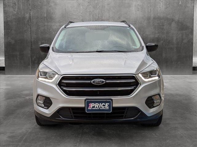 Used 2017 Ford Escape SE with VIN 1FMCU0GD0HUB86939 for sale in Wickliffe, OH
