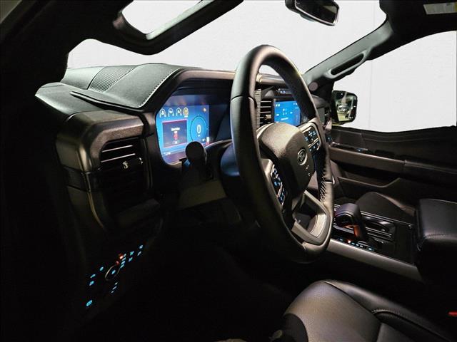 2025 Ford F-150 Lariat photo 3