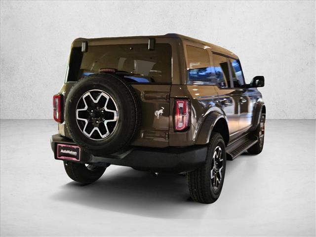 2025 Ford Bronco Outer Banks photo 2