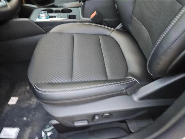 2025 Ford Escape photo 4