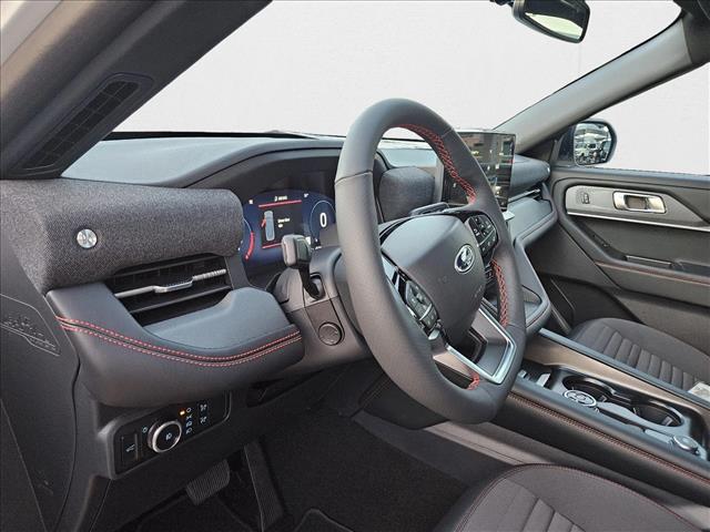 2025 Ford Explorer ST-Line photo 2