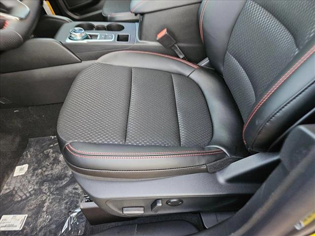 2025 Ford Escape ST-Line photo 4