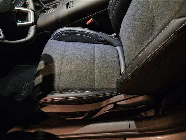 2025 Ford Mustang EcoBoost photo 4