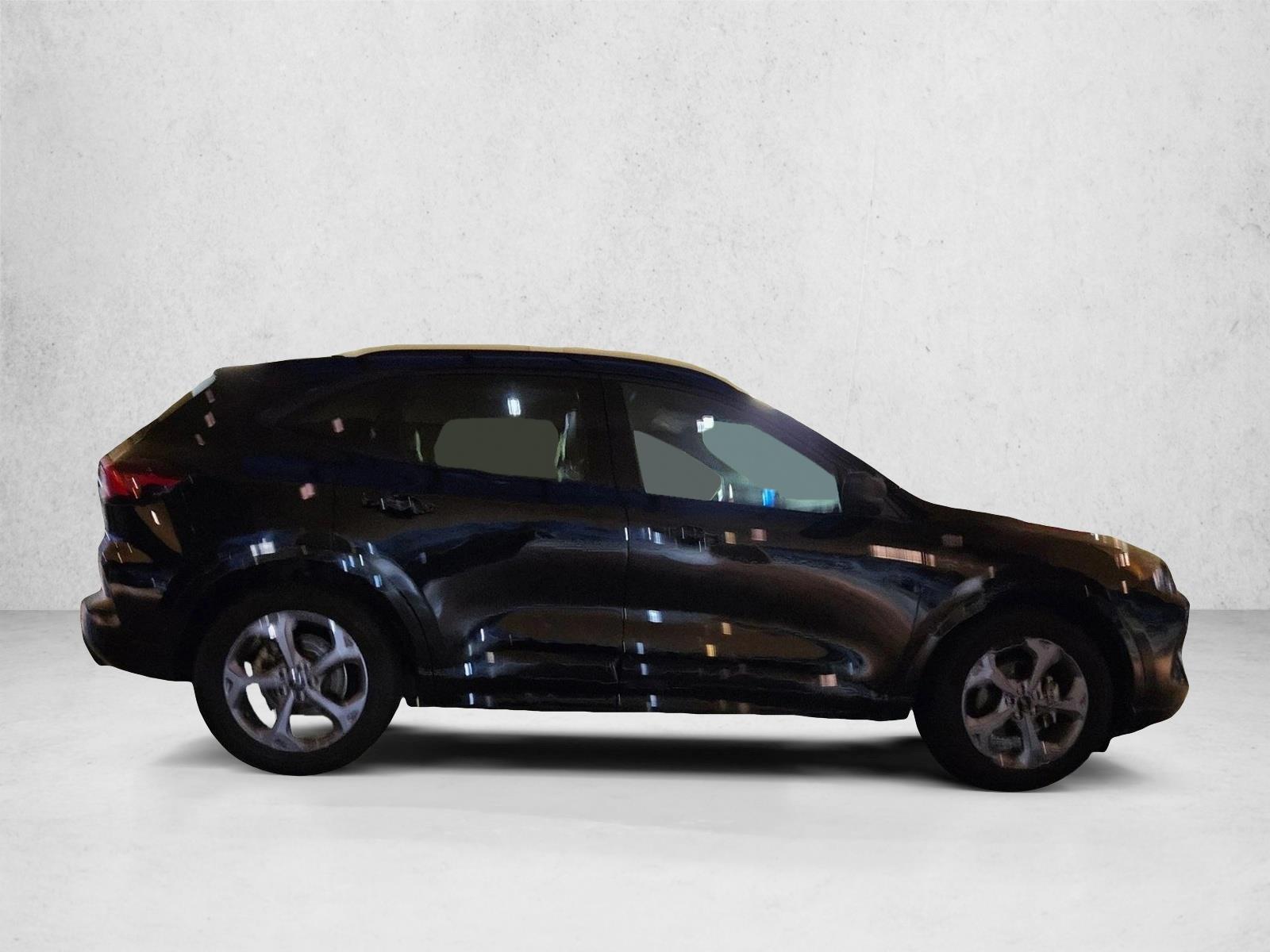 2023 Ford Escape ST-Line photo 4