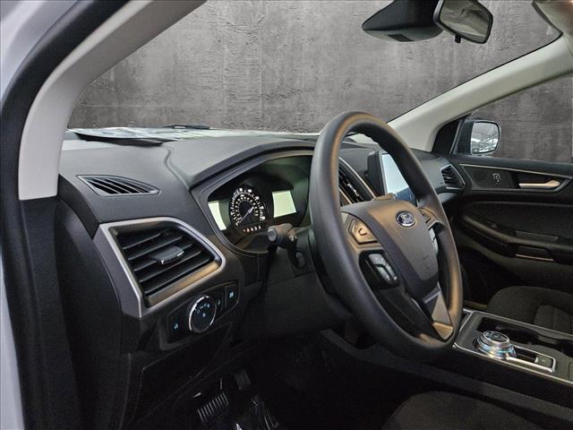 2024 Ford Edge SE photo 3