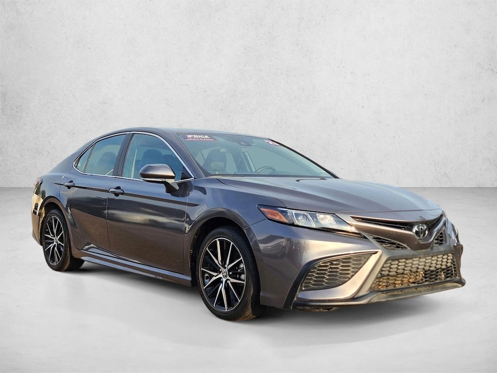 Used 2023 Toyota Camry SE Sedan