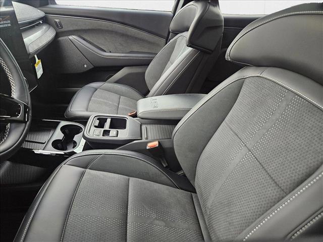 2025 Ford Mustang Mach-E GT photo 3