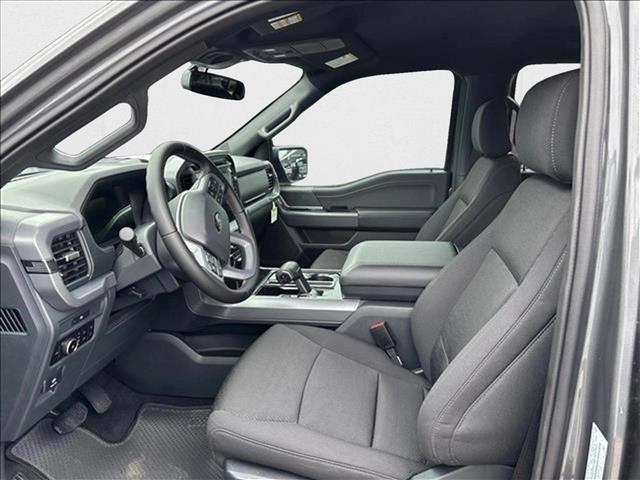 2025 Ford F-150 XLT photo 4