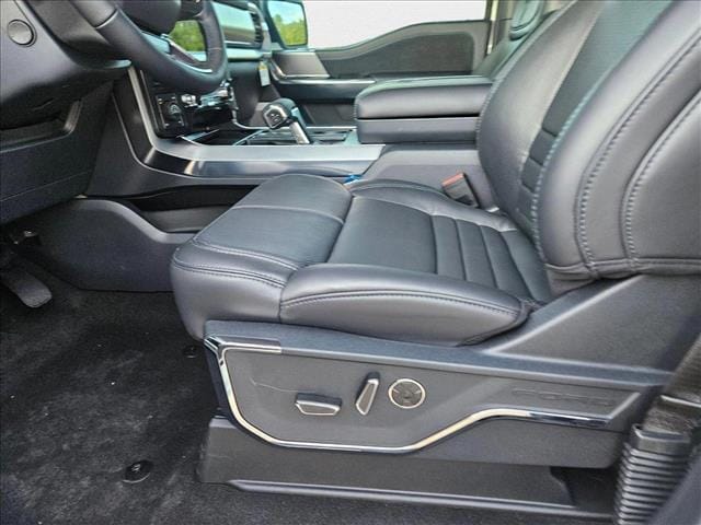 2025 Ford F-150 Platinum photo 3