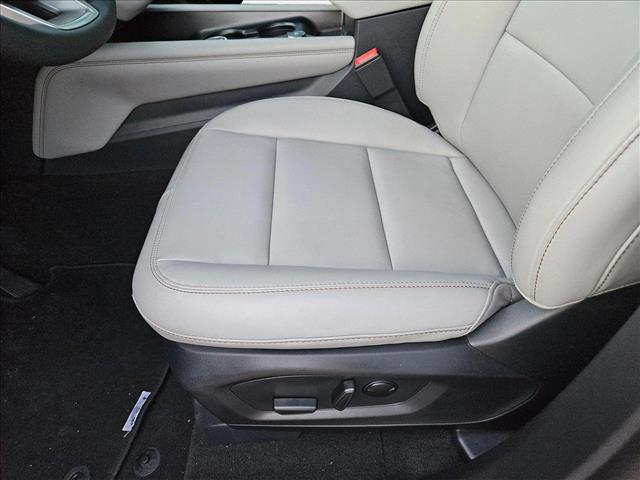 2025 Ford Explorer photo 4