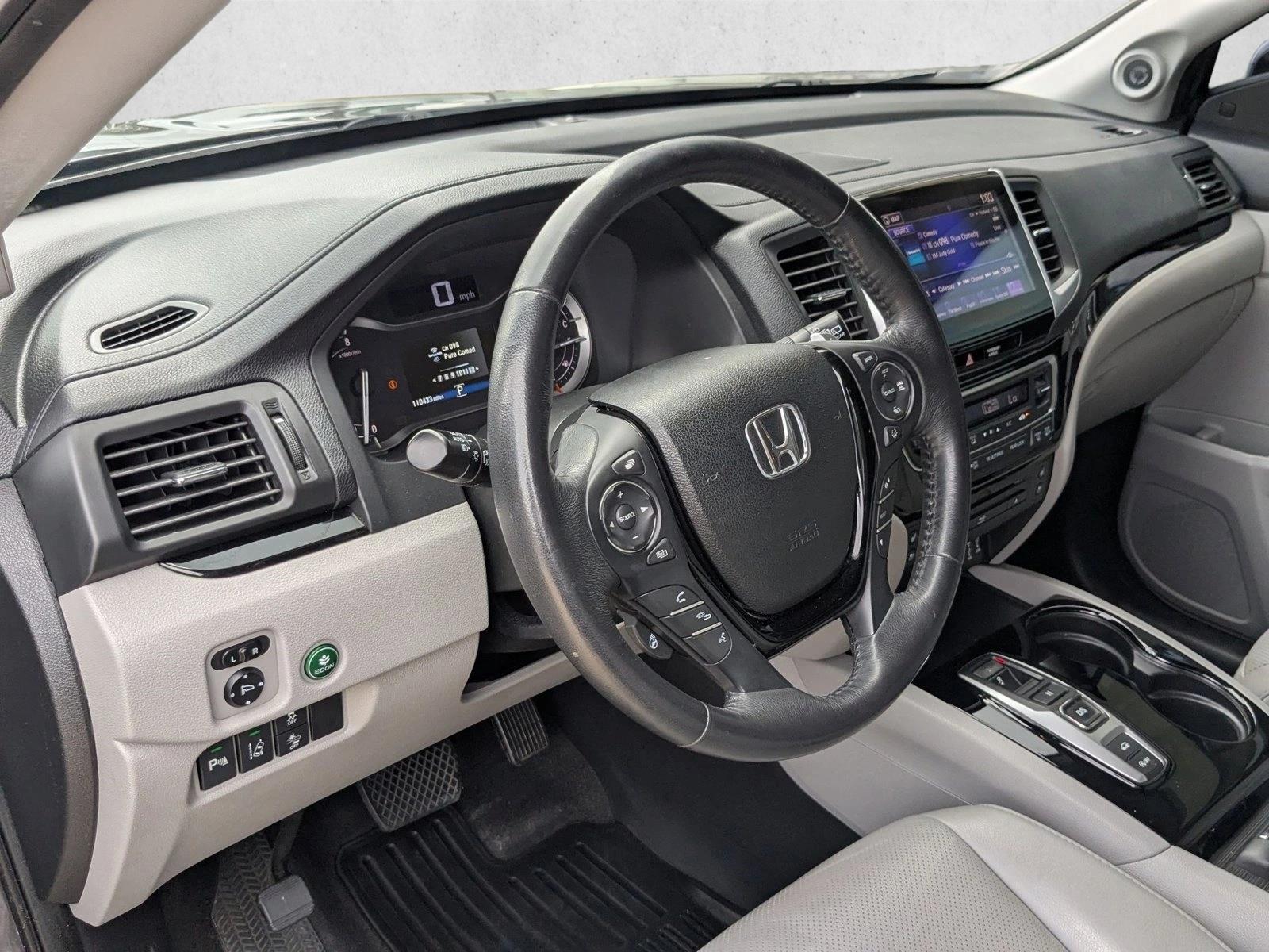 2017 Honda Pilot Elite photo 4