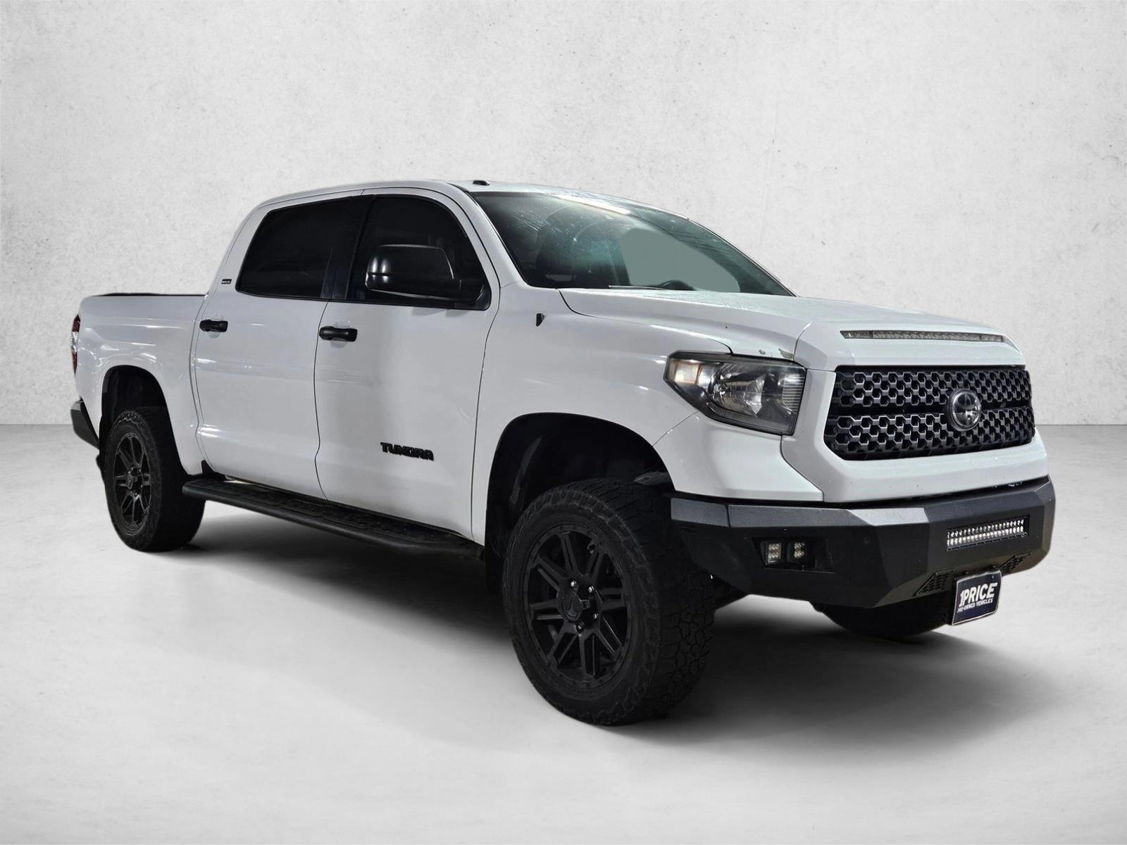 2018 Toyota Tundra SR5 CrewMax photo 2
