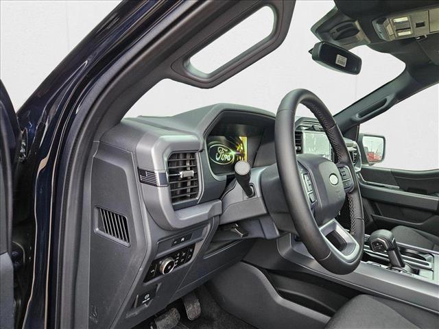 2025 Ford F-150 XLT photo 2