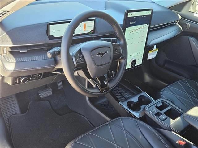 2025 Ford Mustang Mach-E Select photo 3